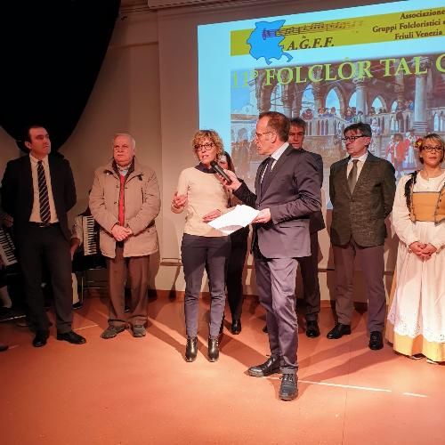 L'intervento dell'assessore regionale, Barbara Zilli, alla consegna del premio 'Folclor tal cur 2019', a Pagnacco 
